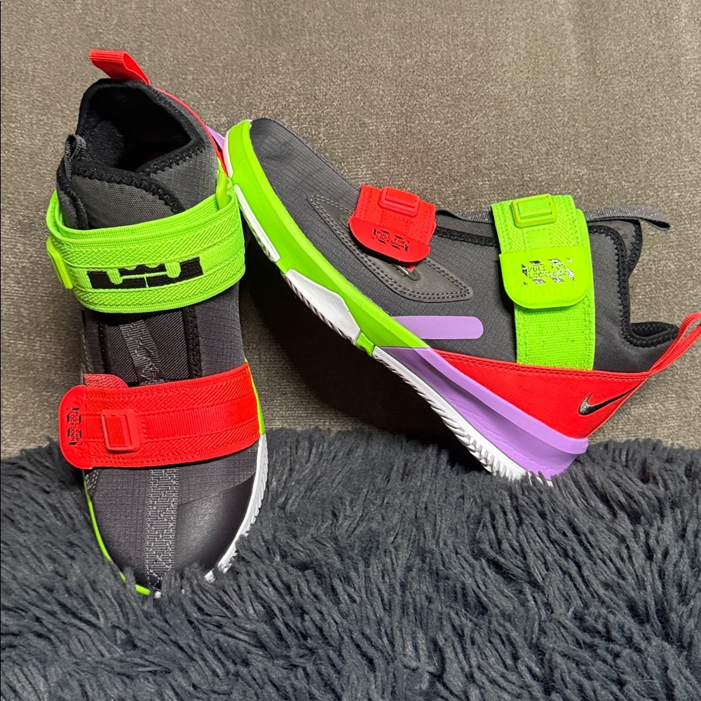 🥰🥰 Nike LeBron Soldier 13 Thunder Gray 🥰🥰